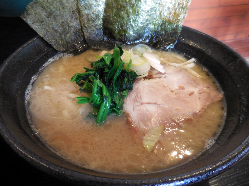 青森最強 ドロ系 ラーメン サンロードすぐそば家系 らあめん家 青森県 青森市 グルメ Locolle ローコレ