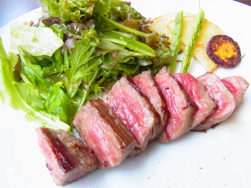 鉄板ダイニングIROHA～青森県産牛「田子牛」のステーキランチ